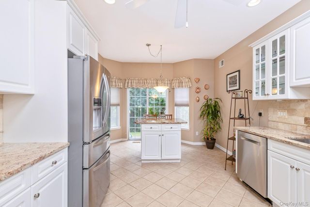 143 Paddington Circle, Smithtown, NY 11787