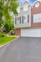 143 Paddington Circle, Smithtown, NY 11787