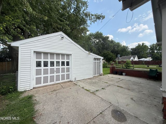 3758 Lockwood Avenue, Toledo, OH 43612