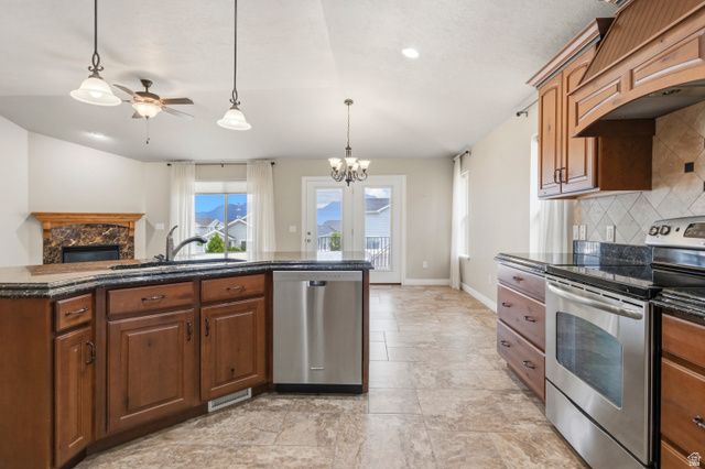 10813 S AUTUMN RAIN RD, South Jordan, UT 84009