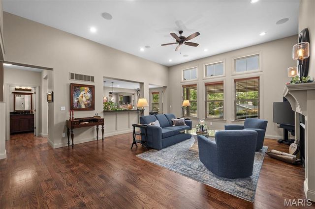 12531 Ridgefield Drive, Des Peres, MO 63131