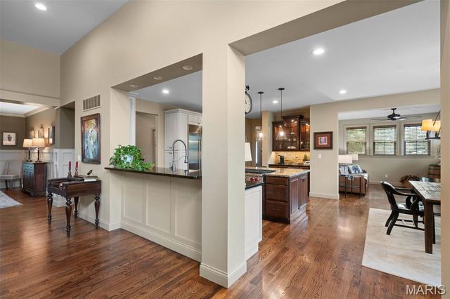 12531 Ridgefield Drive, Des Peres, MO 63131