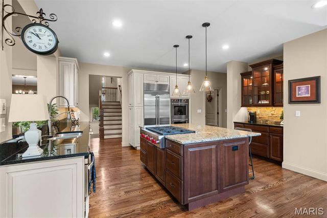 12531 Ridgefield Drive, Des Peres, MO 63131