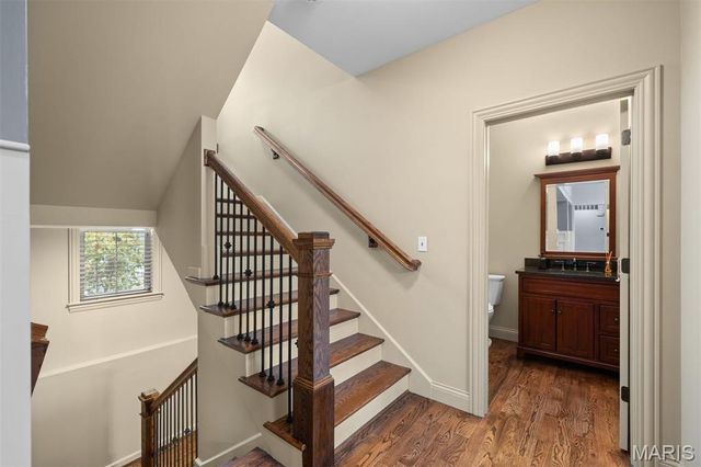 12531 Ridgefield Drive, Des Peres, MO 63131