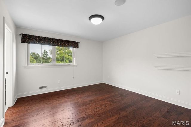 12531 Ridgefield Drive, Des Peres, MO 63131