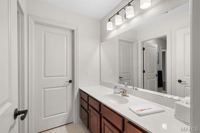 12531 Ridgefield Drive, Des Peres, MO 63131