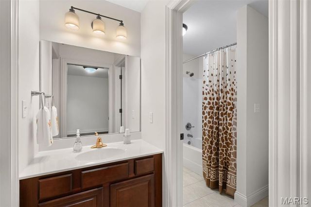 12531 Ridgefield Drive, Des Peres, MO 63131