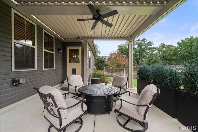 12531 Ridgefield Drive, Des Peres, MO 63131