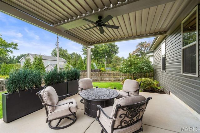 12531 Ridgefield Drive, Des Peres, MO 63131