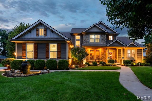 12531 Ridgefield Drive, Des Peres, MO 63131