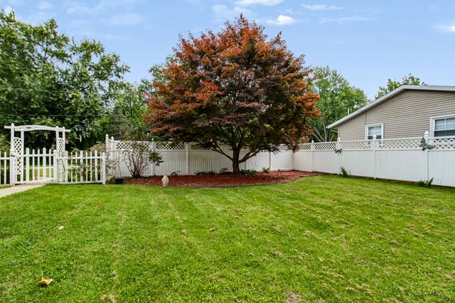404 S Berrien Street, New Buffalo, MI 49117