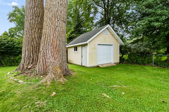 404 S Berrien Street, New Buffalo, MI 49117