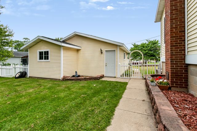 404 S Berrien Street, New Buffalo, MI 49117