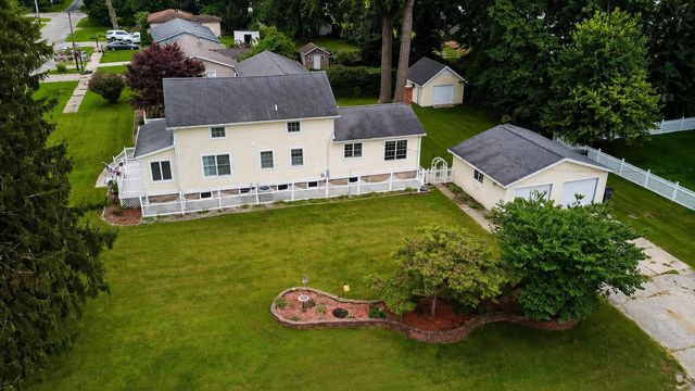 404 S Berrien Street, New Buffalo, MI 49117