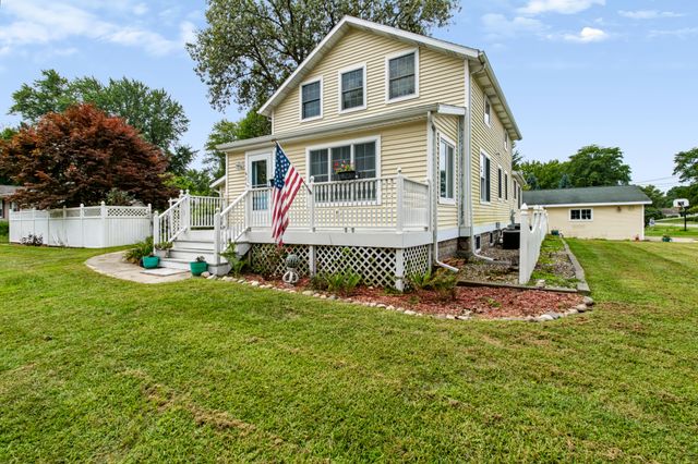 404 S Berrien Street, New Buffalo, MI 49117
