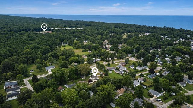 404 S Berrien Street, New Buffalo, MI 49117