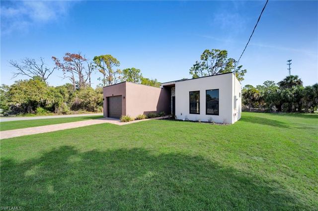446 Skyland LN, Port Charlotte, FL 33953