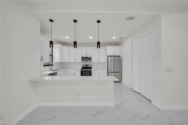 446 Skyland LN, Port Charlotte, FL 33953