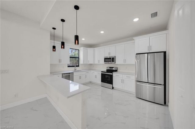 446 Skyland LN, Port Charlotte, FL 33953