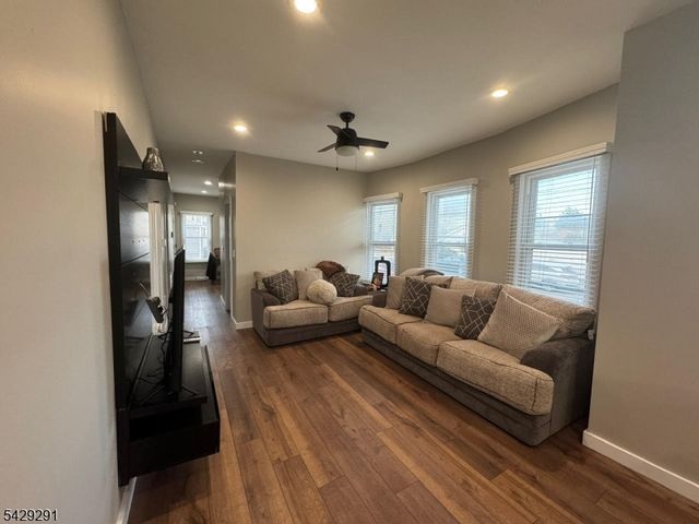 104 Hadley Ave, Clifton City, NJ 07011