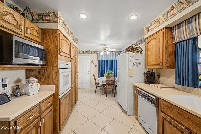 3121 W AUGUSTA Avenue, Phoenix, AZ 85051