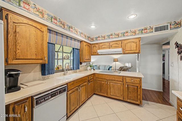 3121 W AUGUSTA Avenue, Phoenix, AZ 85051