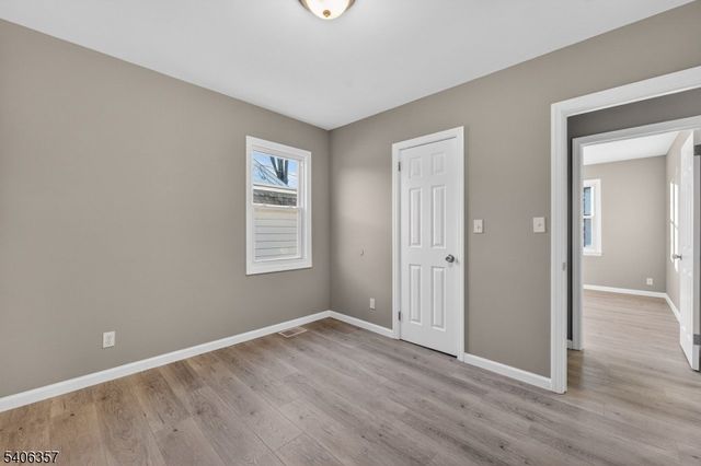 28 Madison Ave, Woodbridge Twp., NJ 07001