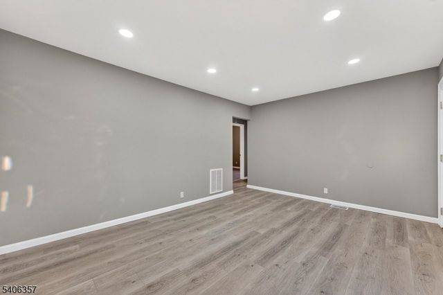 28 Madison Ave, Woodbridge Twp., NJ 07001