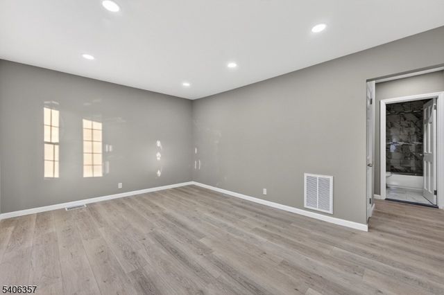 28 Madison Ave, Woodbridge Twp., NJ 07001