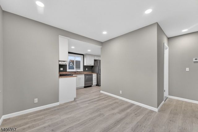 28 Madison Ave, Woodbridge Twp., NJ 07001