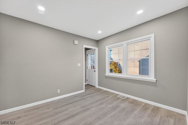 28 Madison Ave, Woodbridge Twp., NJ 07001