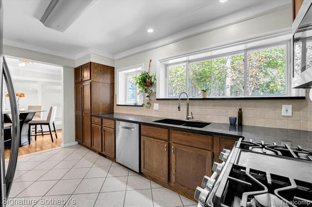 598 Park Street, Birmingham, MI 48009