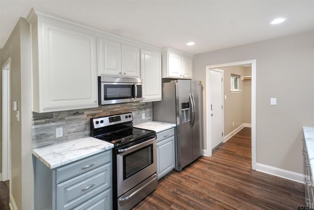 245 Larchwood Path, Holly Lake Ranch, TX 75765