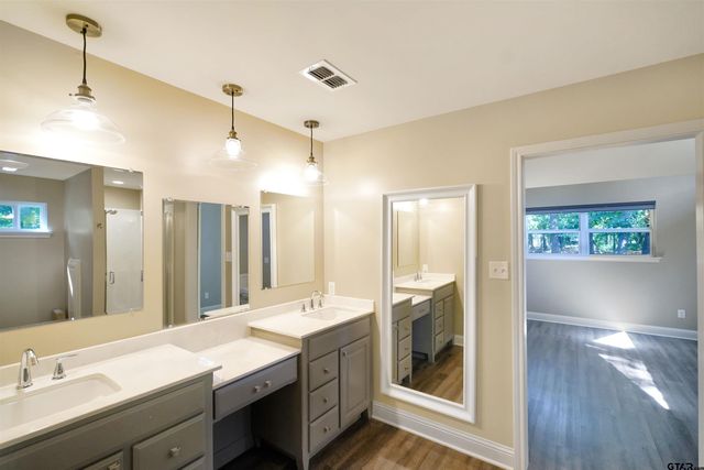 245 Larchwood Path, Holly Lake Ranch, TX 75765