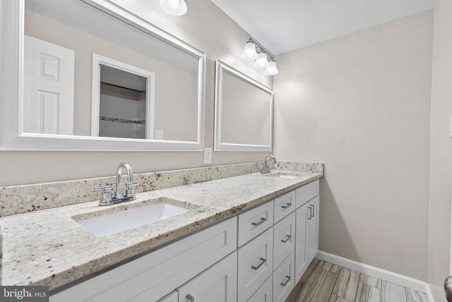 2110 WHISPERWOOD GLEN LN, Reston, VA 20191
