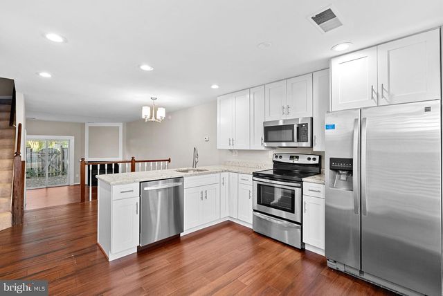 2110 WHISPERWOOD GLEN LN, Reston, VA 20191