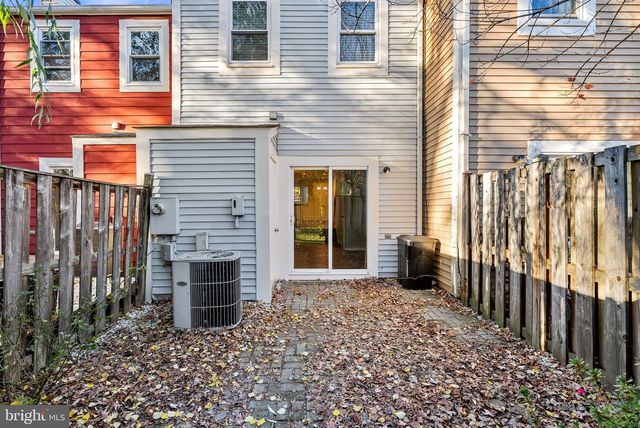 2110 WHISPERWOOD GLEN LN, Reston, VA 20191