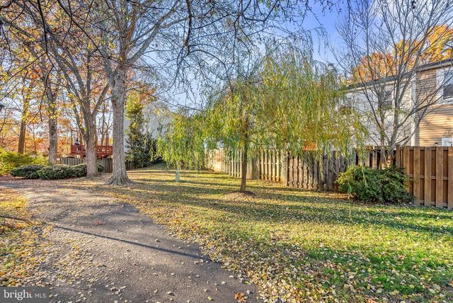 2110 WHISPERWOOD GLEN LN, Reston, VA 20191