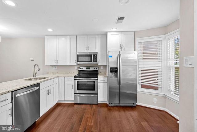 2110 WHISPERWOOD GLEN LN, Reston, VA 20191