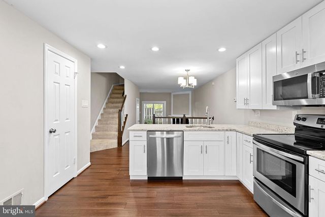 2110 WHISPERWOOD GLEN LN, Reston, VA 20191