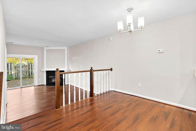 2110 WHISPERWOOD GLEN LN, Reston, VA 20191