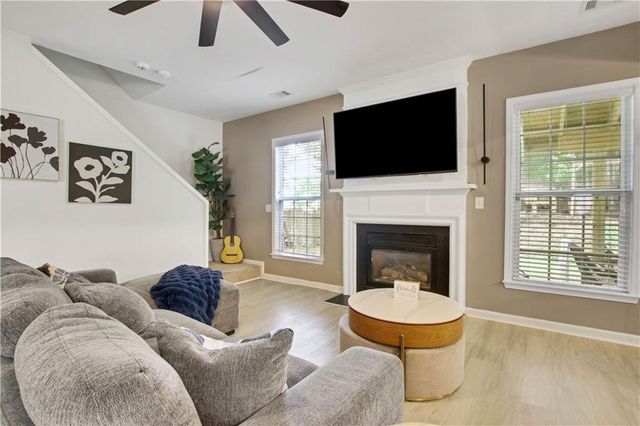 1084 Dunedin Trail, Woodstock, GA 30188