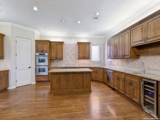 502 SHERATON DR, San Antonio, TX 78209