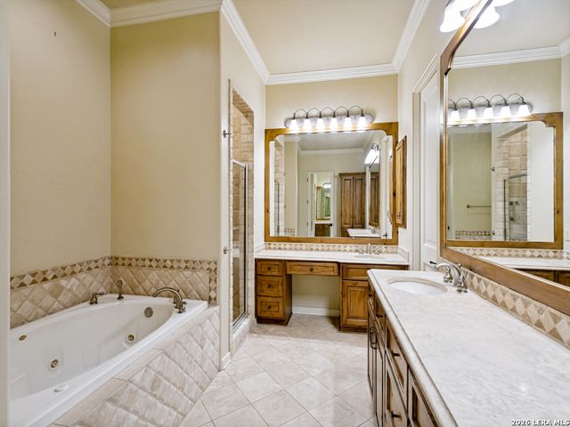 502 SHERATON DR, San Antonio, TX 78209