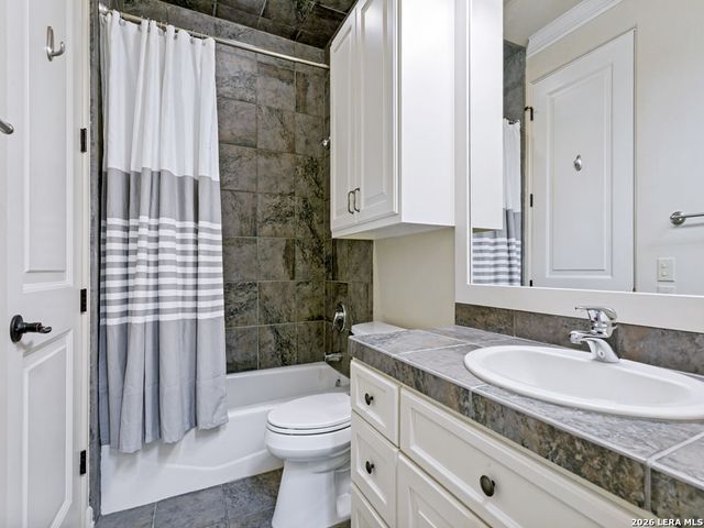 502 SHERATON DR, San Antonio, TX 78209