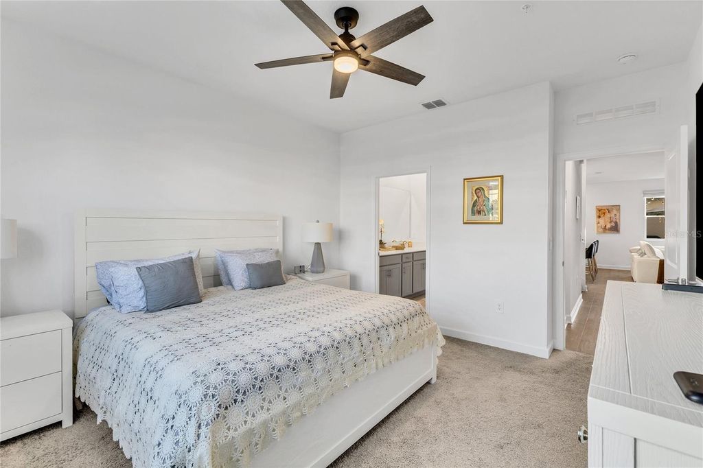 Image 11 of property listing at 11726 BOLDFACE DRIVE, Orlando, FL 32832