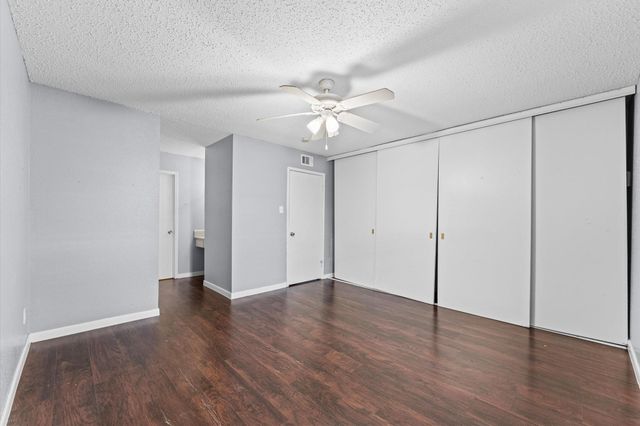 3535 Nasa Rd 1 Parkway 92, Seabrook, TX 77586