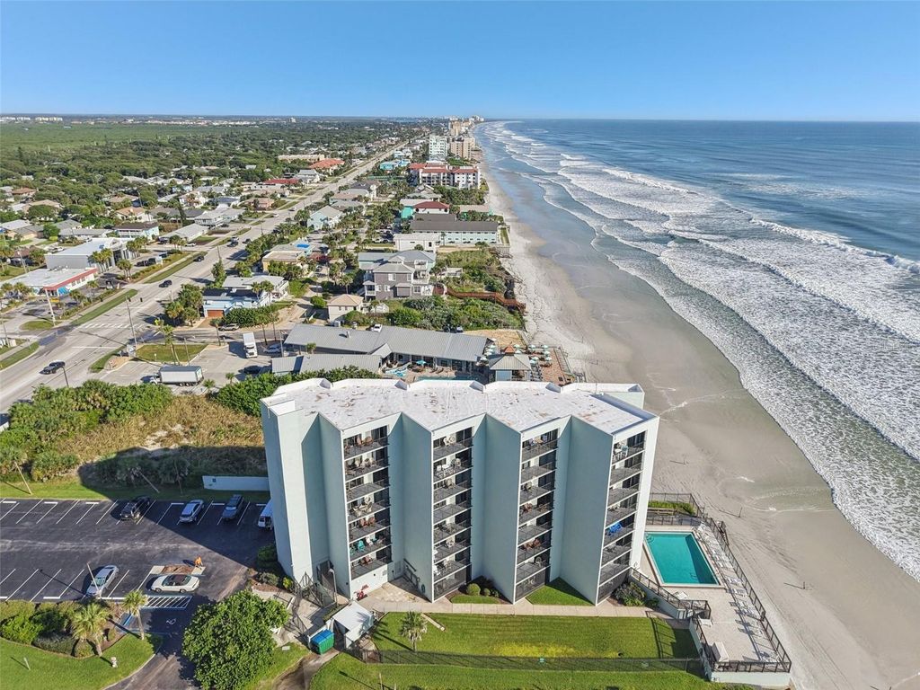 Image 19 of property listing at 3405 S ATLANTIC AVENUE 802, New Smyrna Beach, FL 32169