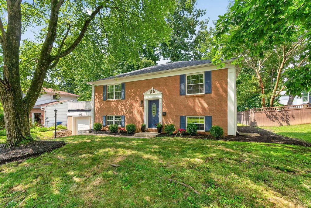 606 Woodsfield Drive, Columbus, OH 43214