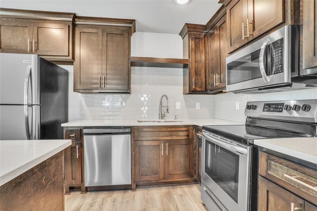 708 Date Avenue, Broken Arrow, OK 74012